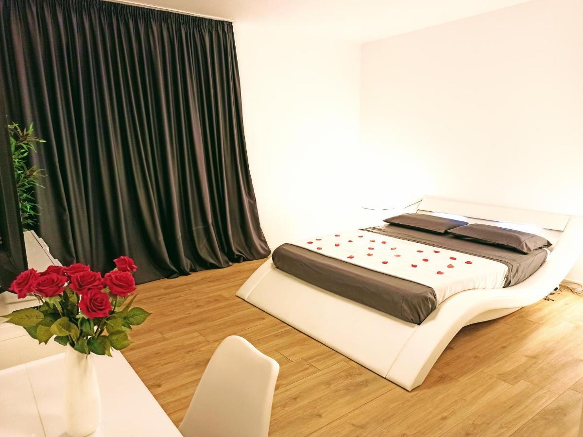 Guest House - La Bella Vita Орозеи Экстерьер фото